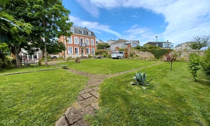 Fecamp House | Anglo-Norman villa, 200m from the beach, sea view, 200m from the port shops