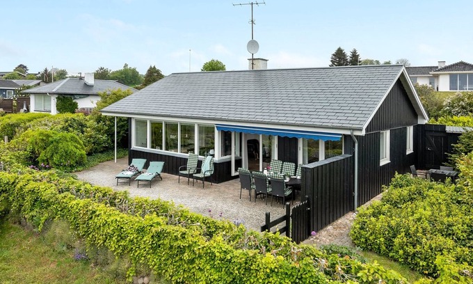 Bøjden House | "Annalia" - 50m from the sea by Interhome