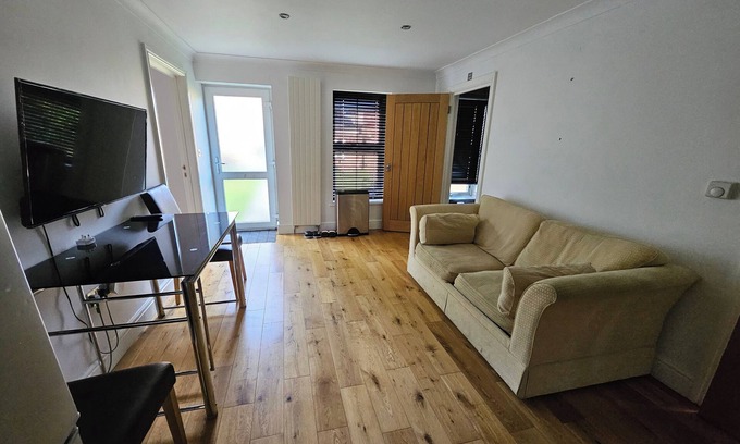 Windsor Ski Chalet | Annexe Pool Table, air Hockey, Table Tennis, Movie