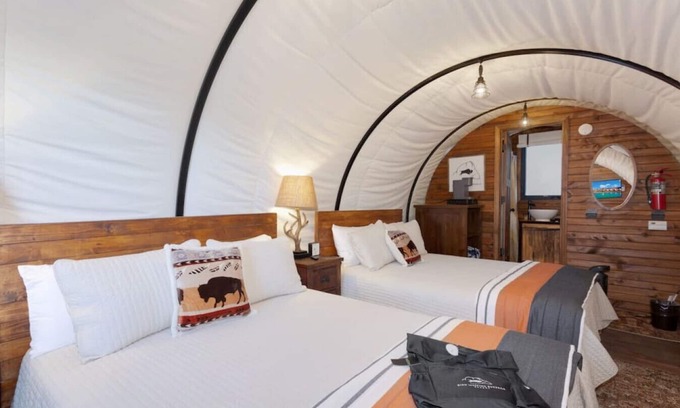 Virgin Cabin | Annie Oakley Wagon w/Hot Tub, 2QB and Outdoor Kitchen #37