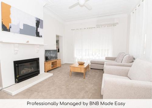 Orange House | Anson Cottage - 1900s CBD Home, Private & Practical