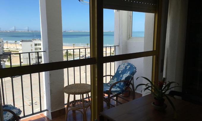 Valdelagrana Apartment | Apart frente playa Valdelagrana.Wifi y parking