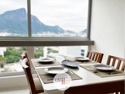 Leblon Apartment | Apart Hotel at the most prestigious neighbor in Rio de Janeiro, with daily cleaning included