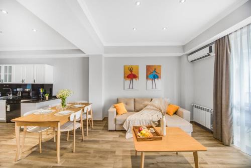 Kentron Apartment | Apart-hotel on Koghbatsi 16