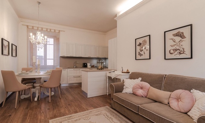 Laterina Apartment | Apartment 'Dimora Storica Toscana - Il Falegname' with Wi-Fi and Air Conditioning