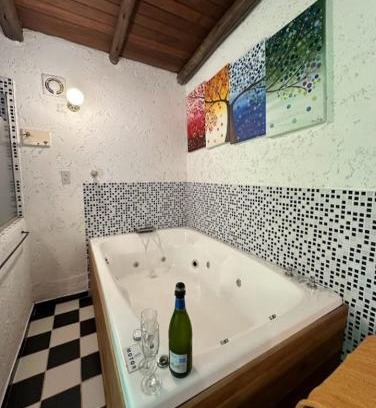 Rio Ceballos Apartment | Apart Suite Rural, hidromasajes doble, pileta, Grupo Cabaña La Triada