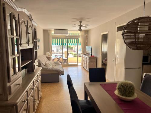 Sant Carles de la Rapita Apartment | Apartamento a primera linea de mar