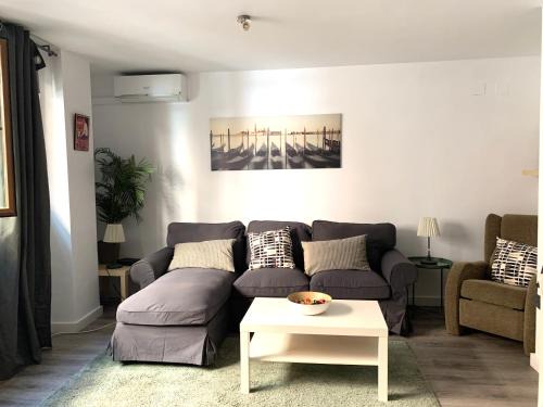 Barrio del Carmen Apartment | Apartamento Alta