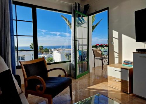 Puerto del Carmen Apartment | Apartamento Azul Vista Mar with pool