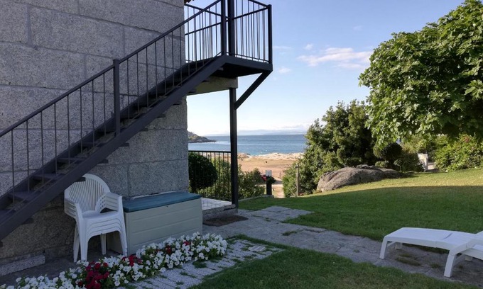 Cangas House | APARTAMENTO EN CASA A PIE DE PLAYA
