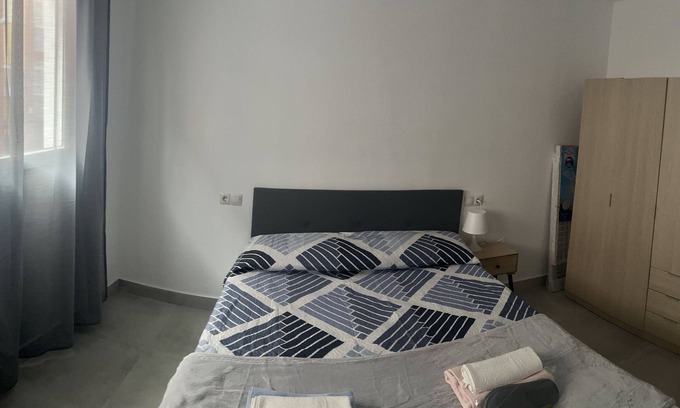 Bailen-Miraflores Apartment | Apartamento Tejares 2B