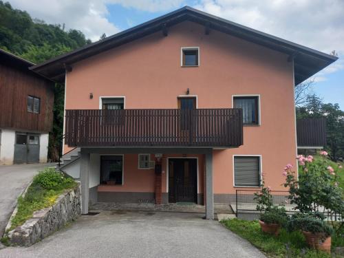 Kobarid Apartment | Apartmaji URŠIČ
