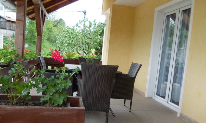 Rakovica Apartment | Apartmani Pavlić