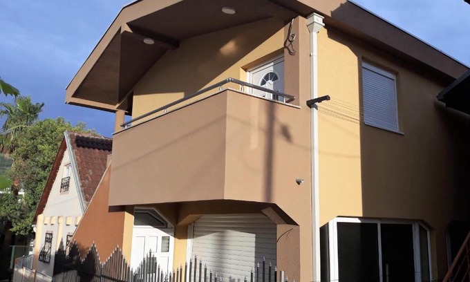 Sutomore House | Apartmani "Ravić"
