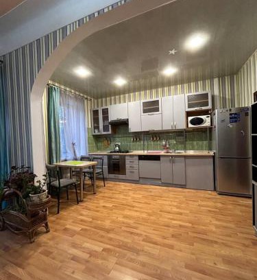 Dnipro Apartment | Apartment 4 rooms in the center - own sauna