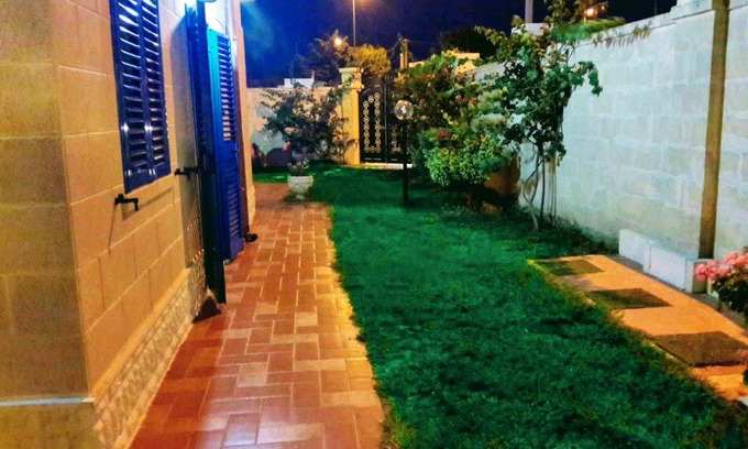 Torre Chianca Apartment | APARTMENT 4 SLEEPS IN A VILLA ONLY 100MT FROM THE SEA OF SAND