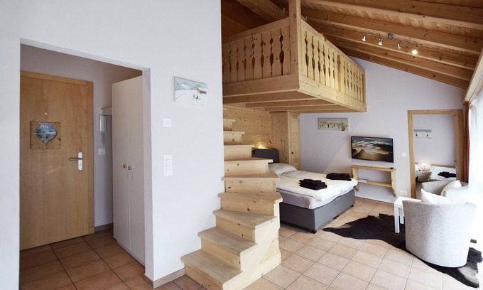 Klosters-Serneus Apartment | Apartment "Alpin 7" with Terrace & Wi-Fi