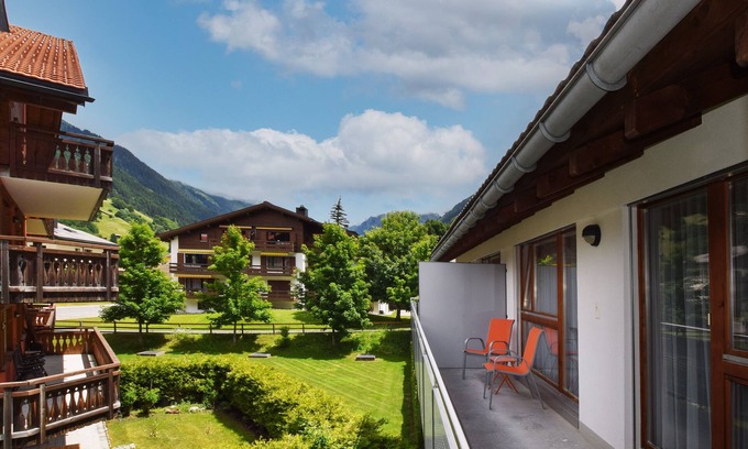 Klosters-Serneus Apartment | Apartment "Alpin 2" with Terrace & Wi-Fi