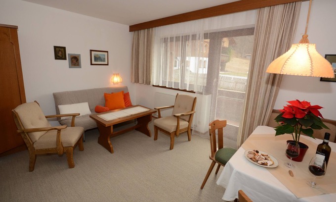 Mosern Apartment | Apartment-Balcony-Private Bathroom-mit Süd-Balkon