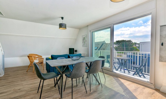 La Turballe Apartment | Apartment 'Bel Appartement - 2min Plage' with Sea View and Balcony