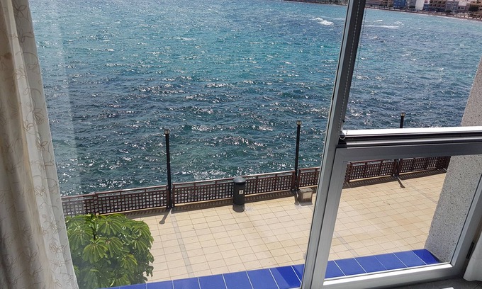 Playa de Arinaga Condo | Apartment BrisaMarCanarias 1st line Sea wifi/Sat Solarium 3 room 2bathroom Views