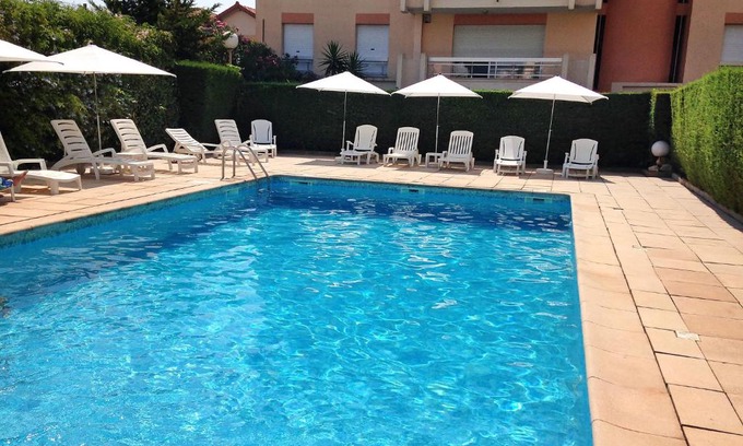 Riou - Petit Juas - Av de Grasse Apartment | Apartment Cannes Parc by Interhome
