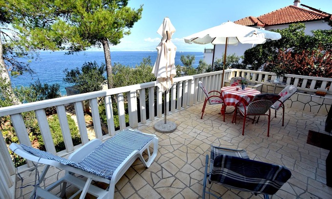 Rogac Apartment | Apartment Ela (103321-A1) - Rogac - island Solta