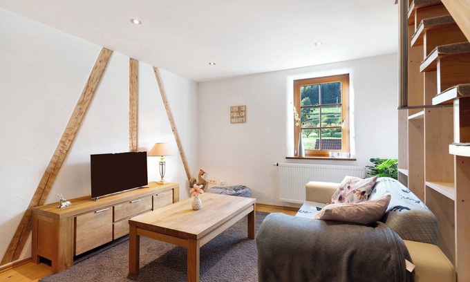 Hundsbach Apartment | Apartment 'Familienwohnung Nala' with Mountain View, Shared Garden and Wi-Fi