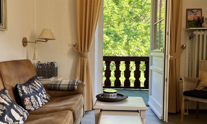 Hohenaschau im Chiemgau Apartment | Apartment 'Ferienwohnung Im Burghotel' with Mountain View, Balcony and Wi-Fi