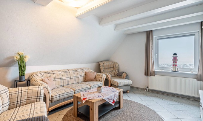 Hallig Langeneß Apartment | Apartment 'Ferienwohnung Sylt' with Sea View, Shared Terrace and Wi-Fi