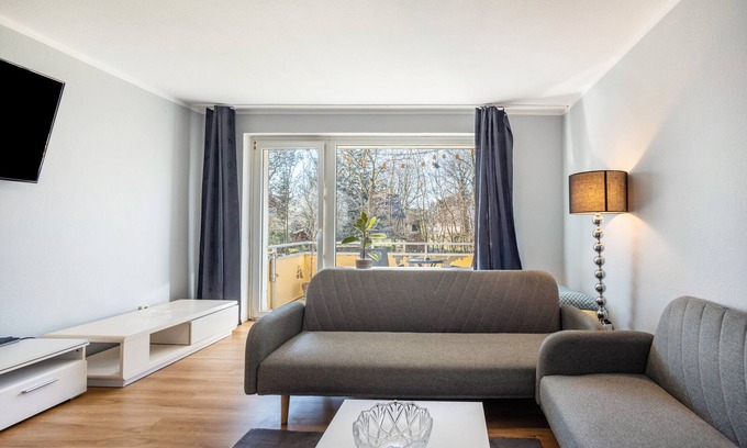 Quickborn Apartment | Apartment 'Fewo Danzing' with Balcony