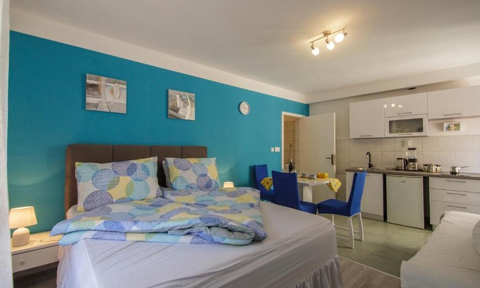 Komiza Apartment | Apartment Filomena in the center