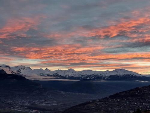 Nendaz Apartment | Apartment for 8 in Veysonnaz