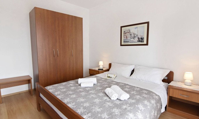 Valica Apartment | Apartment for couples in the house with pool Valica