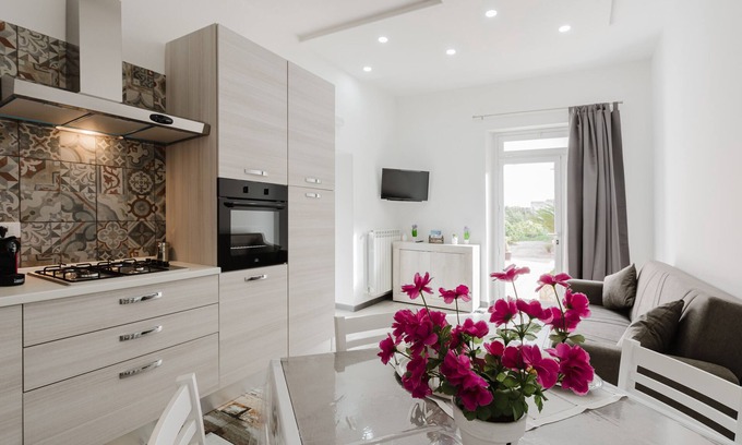 Buseto Palizzolo Apartment | Apartment 'Home La Chiaretta' with Private Terrace, Wi-Fi and Air Conditioning