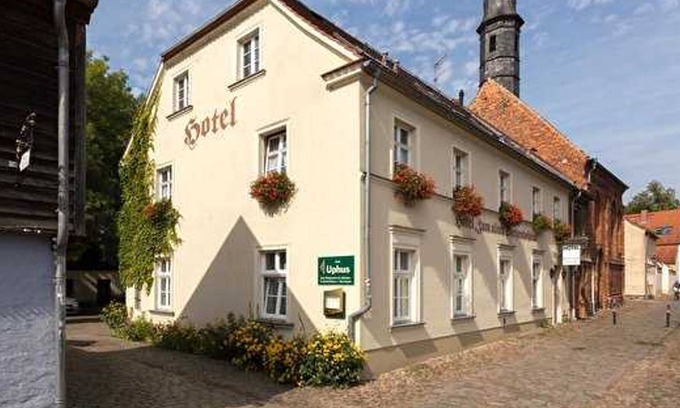 Neuruppin House | Apartment Hotel UP HUS IDYLL - 09 double rooms with extra bed