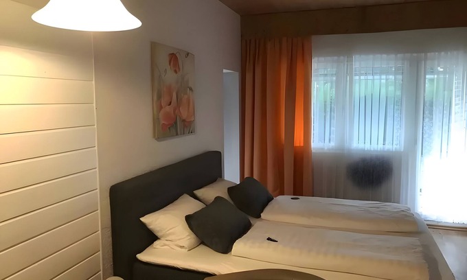 Lindberg Apartment | Apartment in A Hotel '6' with Mountain View, Private Terrace and Wi-Fi