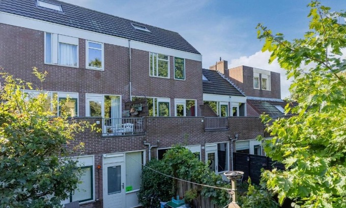 Alkmaar Apartment | Apartment in Alkmaar with sea beach