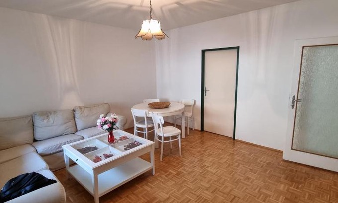 Fischamend Apartment | Apartment in Fischamend 2 Bedrooms - 3 Beds, Airport nearby