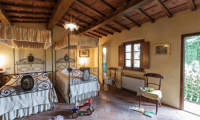 Sesto Fiorentino Apartment | Apartment in historic villa with swimming pool near Florence