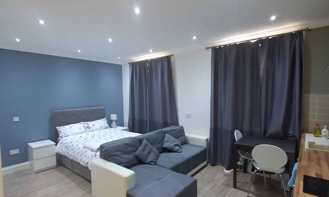 Kentish Town Apartment | Apartment in Kingcross With Historical Highlights
