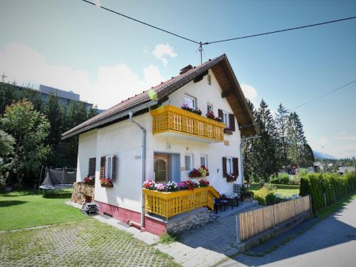 Tropolach Apartment | Apartment in Tröpolach near Ski Lift