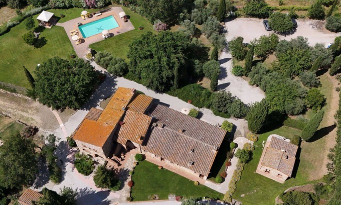 Gambassi Terme Villa | Apartment in villa with pool, WIFI, A/C, TV, terrace, panoramic view, close to San Gimignano