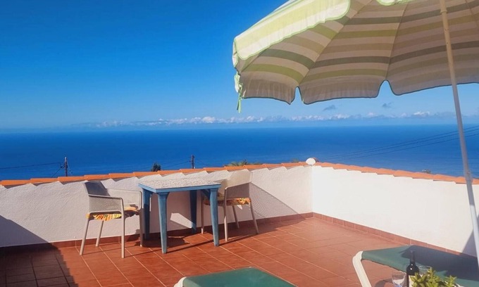 Arecida Apartment | Apartment 'Isabel' with Sea View, Shared Terrace and Wi-Fi
