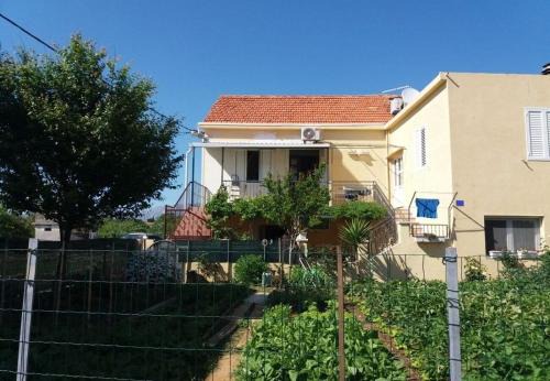 Sucuraj Apartment | Apartment Ivica