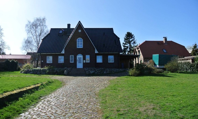 Kroeslin Apartment | Apartment 'Kröslin' with Private Terrace, Private Garden and Wi-Fi
