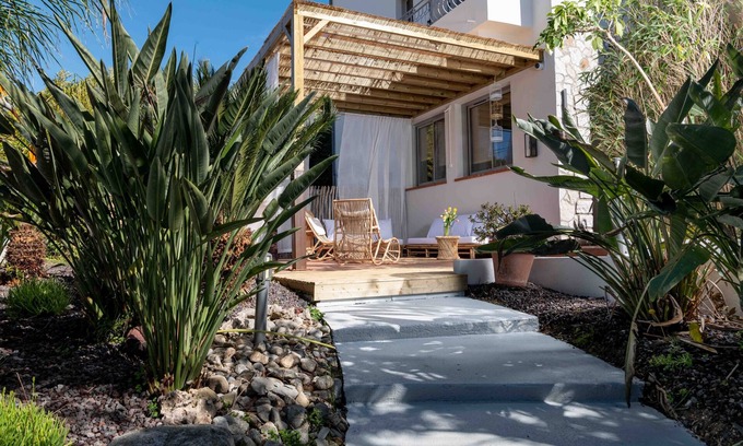 Antibes Apartment | Apartment La Caravane du Touareg, Mandara Beach