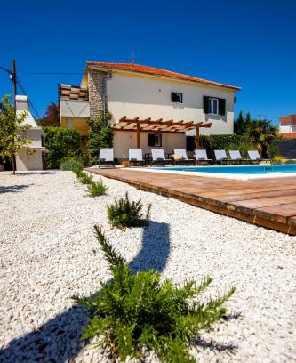 Seget Donji Apartment | Apartment Laura-Villa La dolce vita