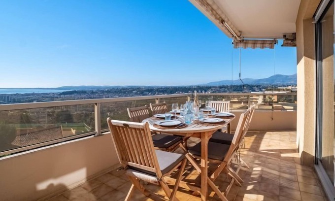Nice Apartment | Apartment Le Plein Ciel in Nice - 5 persons, 1 bedrooms