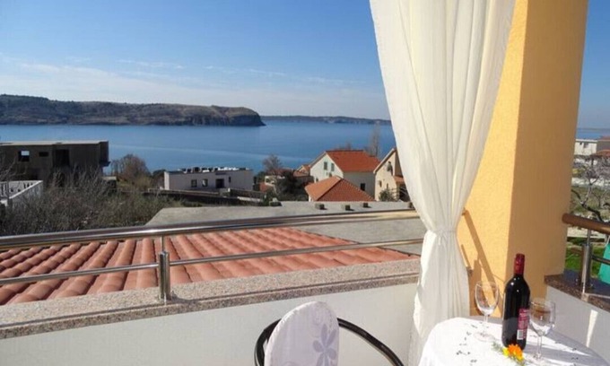 Rtina Apartment | Apartment Lemi - three bedroom apartment with a sea view
